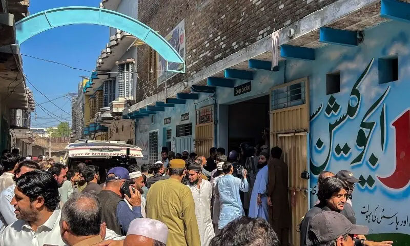 পাকিস্তানে স্কুলের ছাদ ধসে ২৭ শিক্ষার্থীসহ নারী শিক্ষক নিহত, আহত ১৯