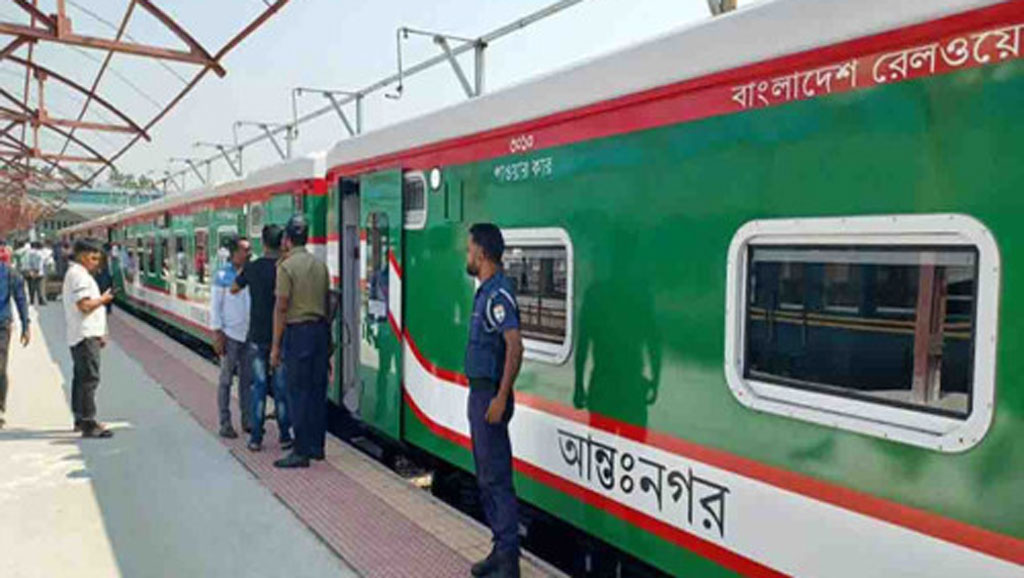 ছাড়ার আগেই টিকিট ব্লক